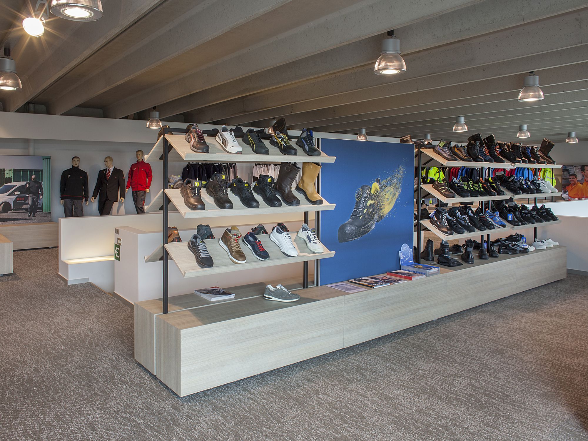 Project Belconfect | Inrichting showroom | Interieur ...
