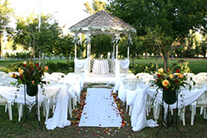 Secretgarden Pic Gif 300 200 Pixels Secret Garden Chapel Vegas Explore Vegas Wedding Venue Las Weddingore