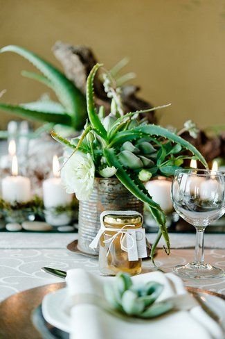 Christmas South Africa Fynbos In 2020 Table Decorations Decor Home Decor