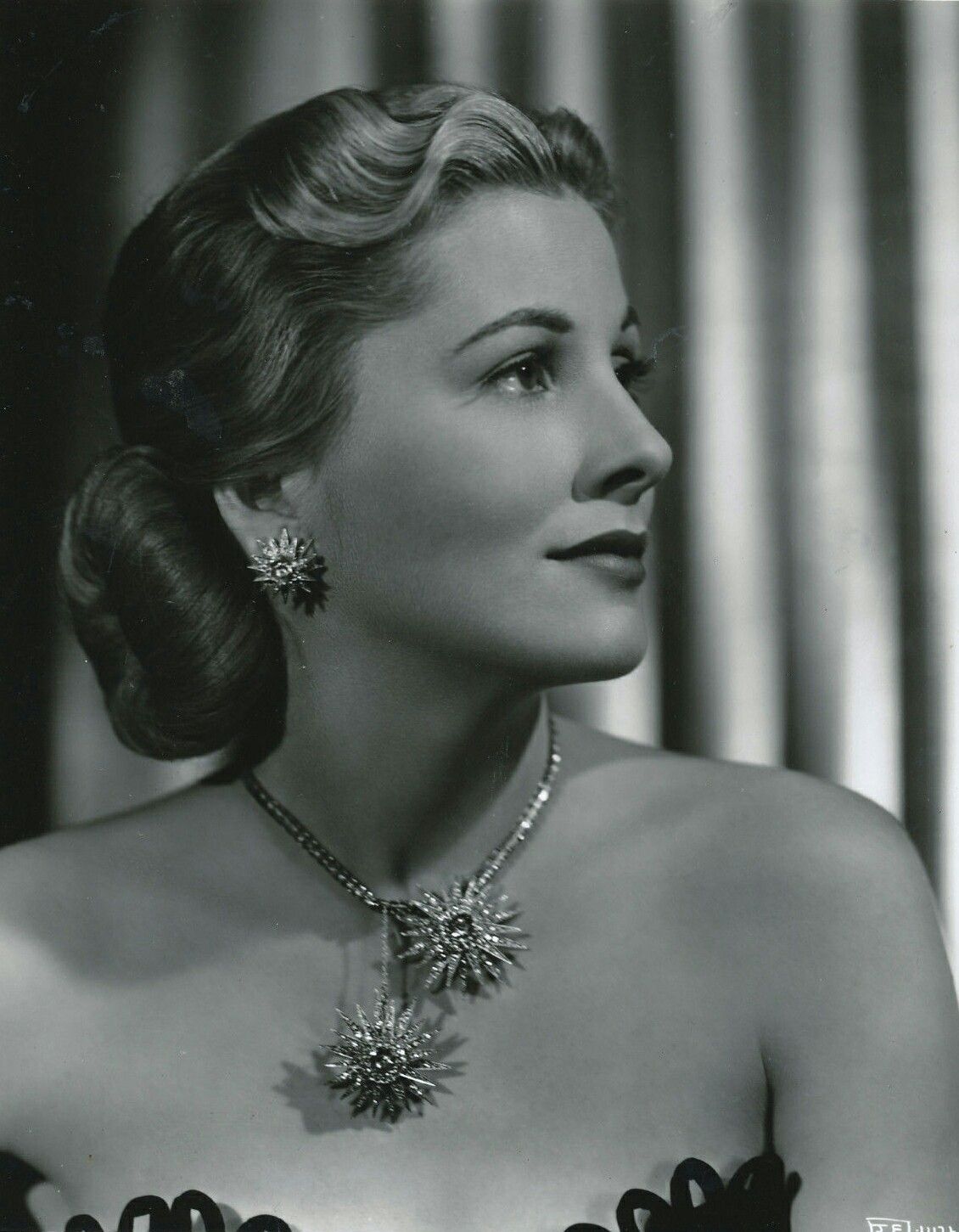 joan fontaine classic actresses old hollywood stars joan fontaine classic actresses old hollywood stars