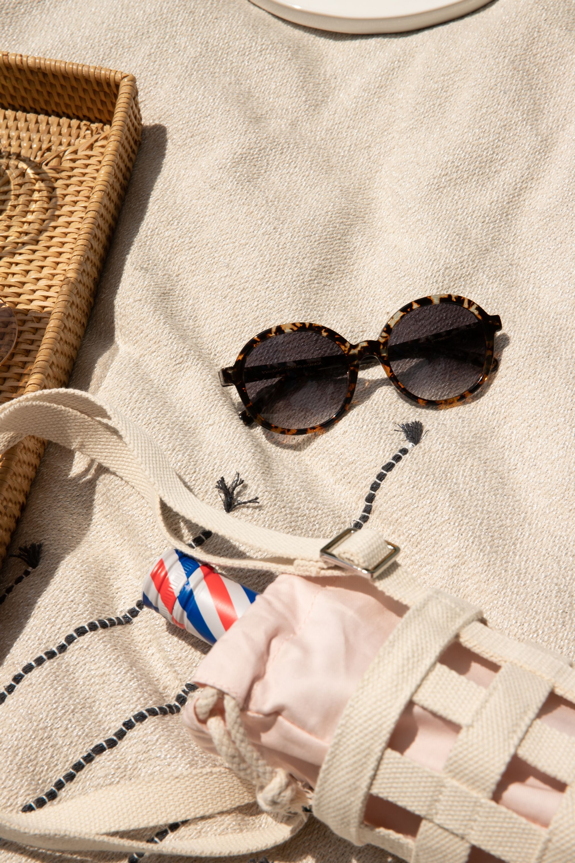 Frames available as prescription eyeglasses, sunglasses or both. Try your favourite frames online or in-store. Canadian-made eyewear designed with you in mind! #mybonlook #monbonlook #eyewear #glasses #eyewearfashion #eyeglasses #eyewearstyle #style #transparent #clear #women #men #frames #newglasses #essentials #minimalist #round #square #aviator Bonlook, New Glasses, Cat Eye Frames, Prescription Lenses, Face Shapes, Round Sunglasses, Eyewear, Essentials