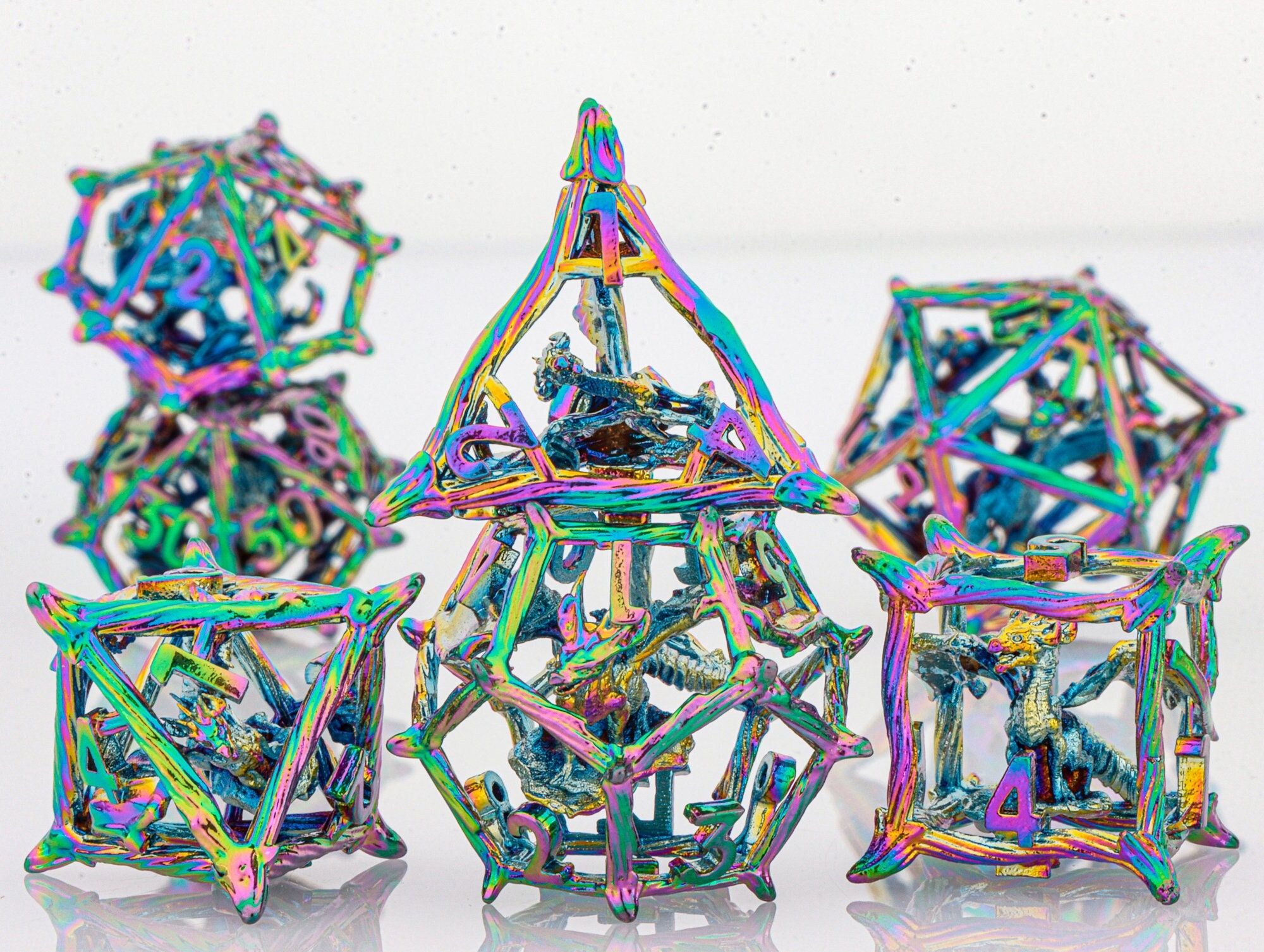 Not 3D printing It's metal dice. Absolutely balanced. D6*3 D20*3 New Metal Hollow Dragon Dice. It is perfectly balanced when rolling them. Exquisite design. The dragon is very clearly detailed. The dice clash together with a very crisp sound! Excellent handmade workmanship! Clear figures with delicate dragon details. Perfect for a variety of tabletop PRG games (e.g. Dungeons and Dragons, board games, etc.). These DND DICE are available in a variety of colors. Very comfortable in the hand. Good e Dragon Metal, Rpg Dice, Dragon Dies, Star Lord, Holiday Memories, Perfect Christmas Gifts, Exquisite Design, Birthday Presents