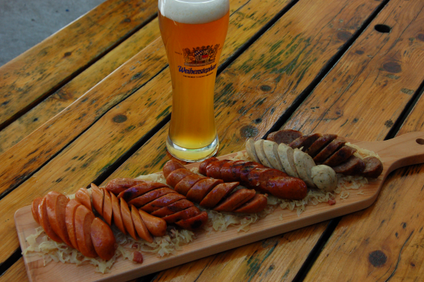 Loreley Beer Garden Nyc Heated Outdoor Beer Garden Party Room Lounge Bar Beer Hall Beer Garden Nyc Beer Garden Beer Bar