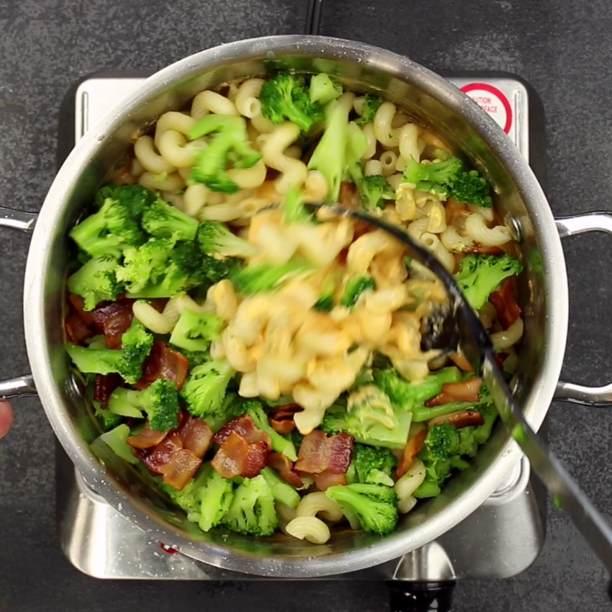 One Pot Bacon Broccoli Mac and Cheese