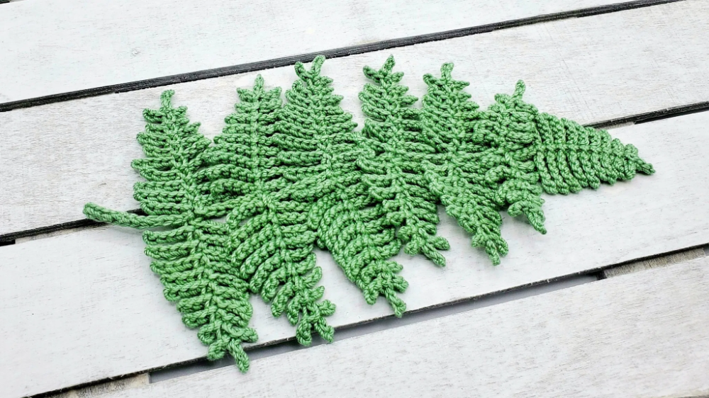 Fern Leaf - HandmadebyRaine | Crochet leaves, Crochet leaf patterns