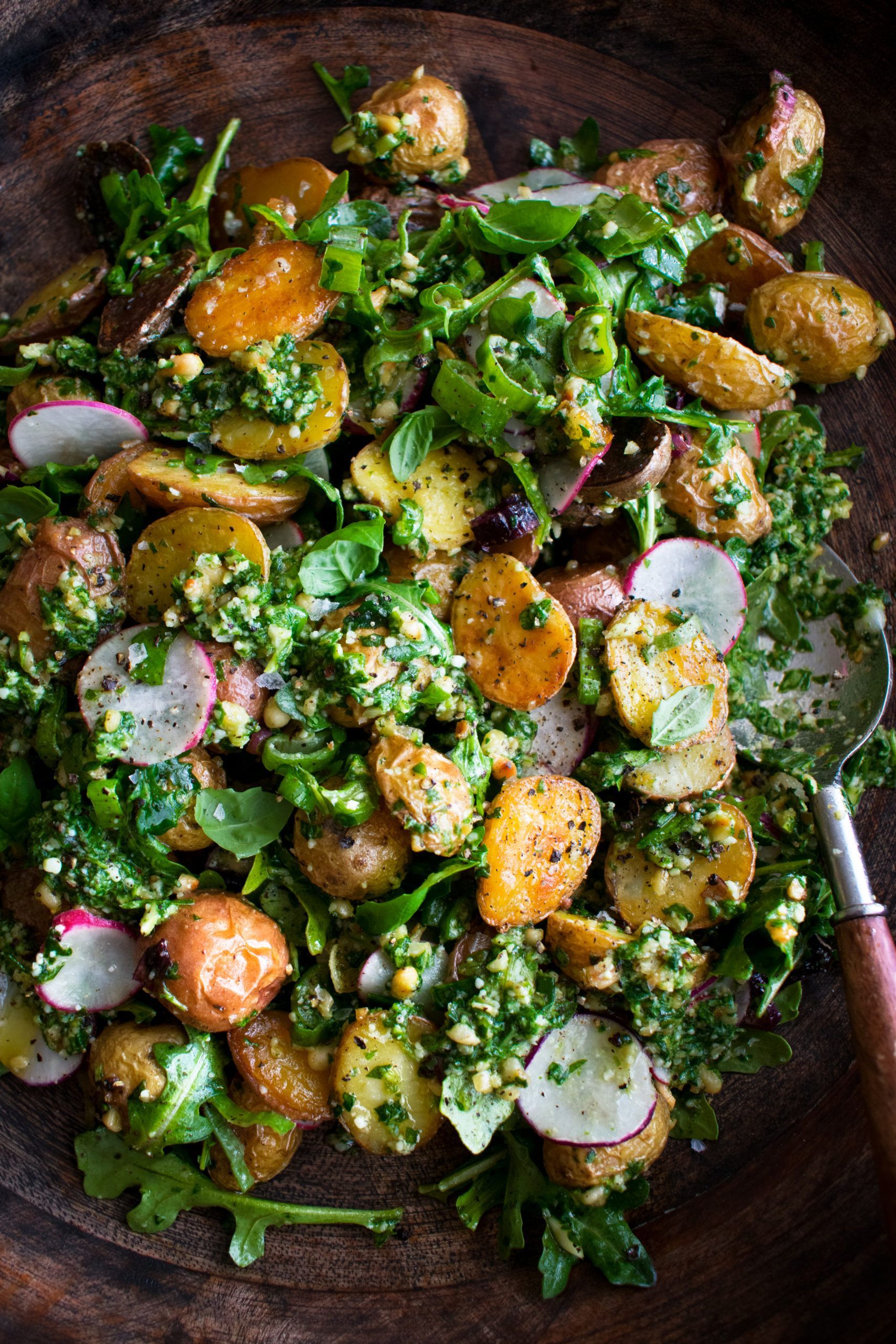 Whole Food Recipes, Dinner Recipes, Cooking Recipes, Arugula Pesto, Vegan Pesto Salad, Pesto Salad Recipes, Arugala Salad, Salad Recipies, Chopped Salad Recipes