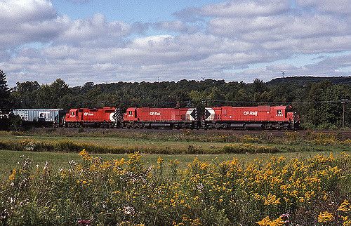 CPR eastbound Detroit to Toronto train 510 skirts the Niagara CPR eastbound Detroit to Toronto train 510 skirts the Niagara