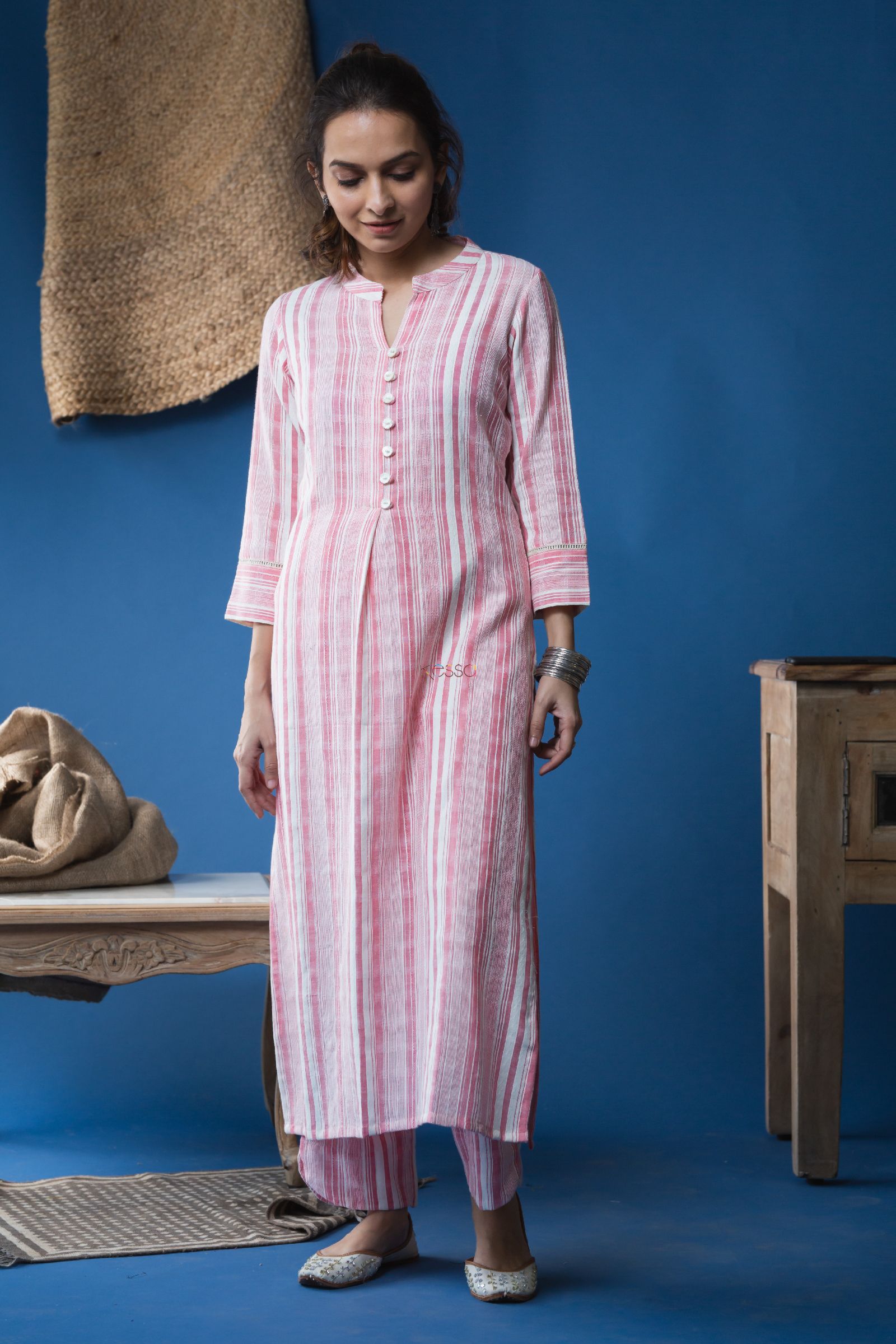 This south cotton kurta pant set – stripe set is a perfect wear for your office outings, the kurta come with collar and v-neck, with front shell buttons with ladder lace. Womens Trendy Dresses, Stylish Dresses For Girls, Salwar Pattern, Designer Kurti Patterns, Kurti Embroidery Design, Kurta Neck Design, A Line Kurta, Fancy Dress Design, Kurta Designs Women