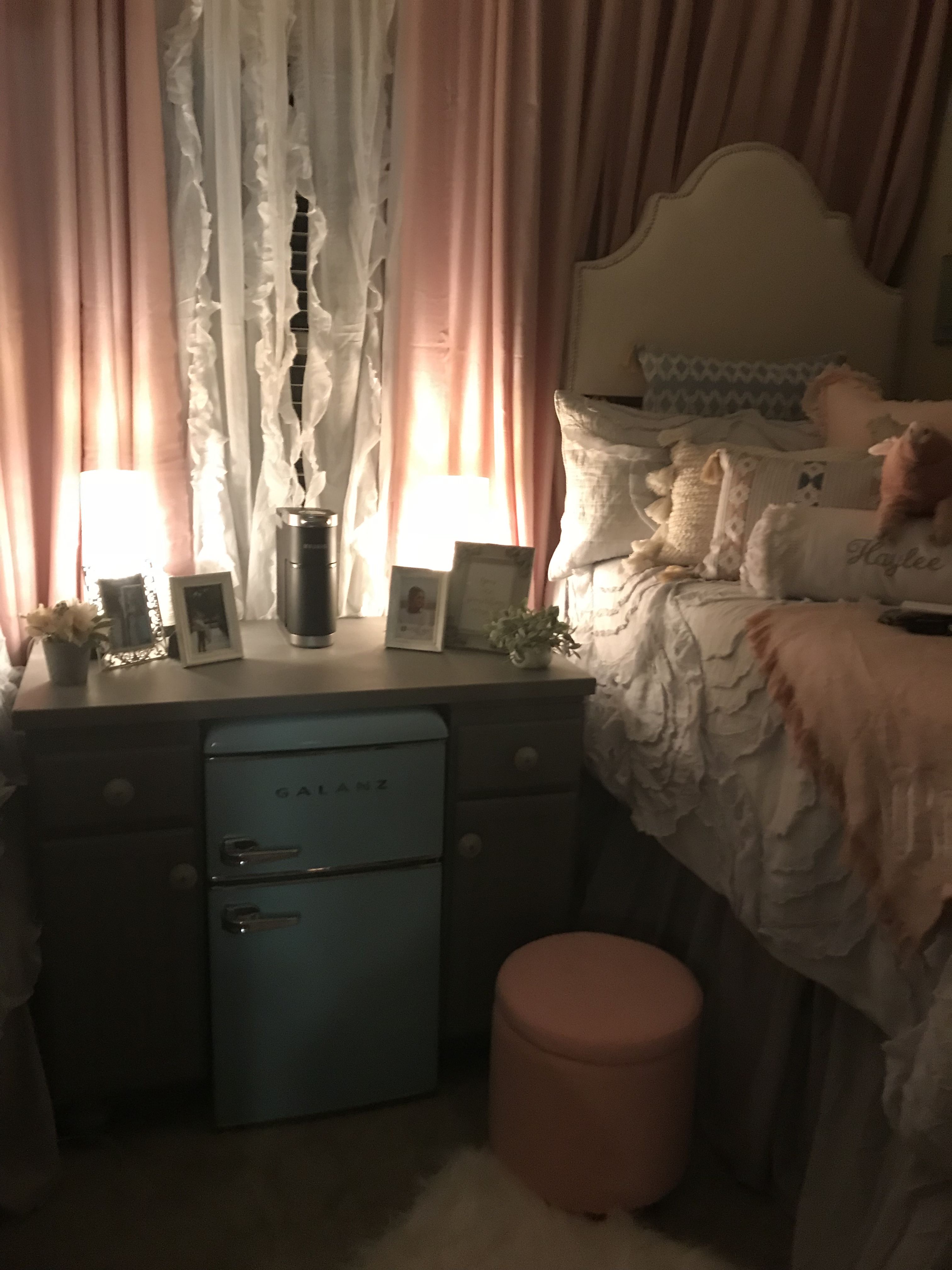 pin by lori tucker on haylee dorm room dorm room room home oxford canopy bed on pin by lori tucker on haylee dorm room dorm room room home pinterest