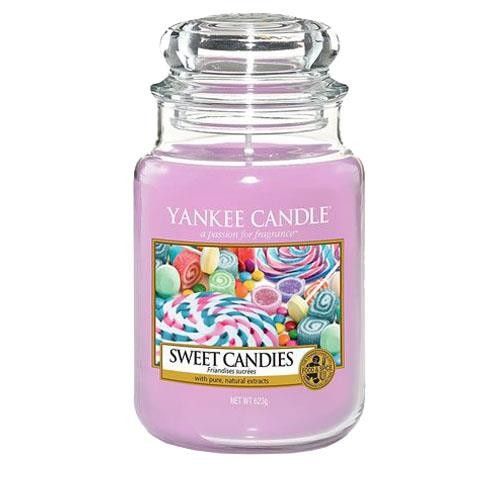 Yankee Candle Scents, Yankee Candles, Candy Candle, Candle Glow, Candle Magic, Sweet Candles, Funny Candles, Beautiful Candles, Candle Obsession