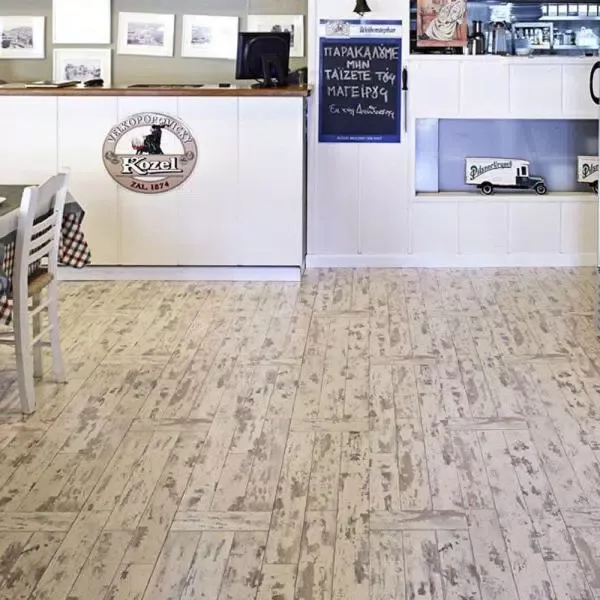 Innovations Maui Whitewashed Oak 8 Mm Thick X 11 1 2 In Wide X 46 1 2 In Length Click Lock Laminate Flooring 22 28 Sq Ft Case 898923 The Home Depot In 2021 Flooring Laminate Flooring White Washed Oak