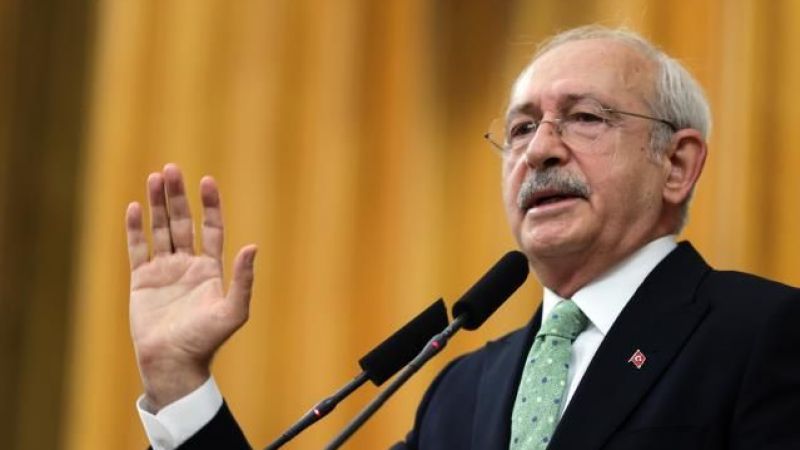 CHP Genel Başkanı Kemal Kılıçdaroğlu, yaptığı açıklamasında, "Tekil adaya oy istemek CHP'nin kitabında yoktur. CHP, sadece bir adaya oy istemeyecek, daha iyi bir yaşam için oy isteyecek" ifadelerini kullandı.