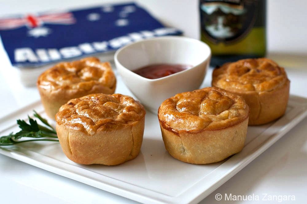 Mini Meat Pies Meat pie recipe, Meat pie, Australian Mini Meat Pies Meat pie recipe, Meat pie, Australian