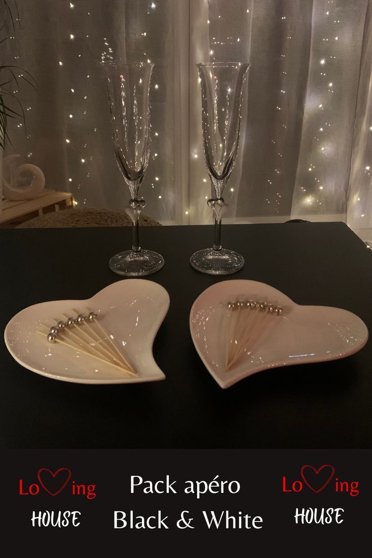 Retrouvez le pack apéro black & White dans notre boutique en ligne: https://loving-house.com/.../lovi.../pack-apero-black-white/ 🌳Et bénéficiez d'une livraison Colissimo neutre en carbone.🌳 #lovinghouse #decorationinterieure #decointerieur #decorationromantique #decointerior #amour #love #Romantic #homedecor #lovehouse #romantique Black House, Black And White, Boutique, Heart Shapes, Neutral, Fishing Line, Love, Black N White, Black White