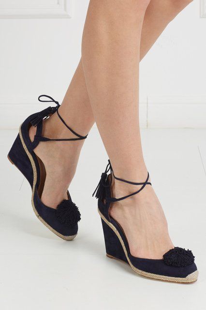 Замшевые туфли Sunshine Wedge Espadrille Aquazzura - Синие замшевые туфли на танкетке с джутовой веревкой в интернет-магазине модной дизайнерской и брендовой одежды Aquazzura, Wedge Espadrille, Espadrilles, Wedges, Shoes, Fashion, Espadrilles Outfit, Moda, Zapatos