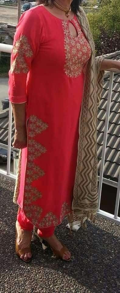 Punjabi Fashion, Bollywood Fashion, Indian Fashion, Women's Fashion, Punjabi Suit Boutique, Boutique Suits, Indian Dresses, Indian Outfits, Types Of Dresses