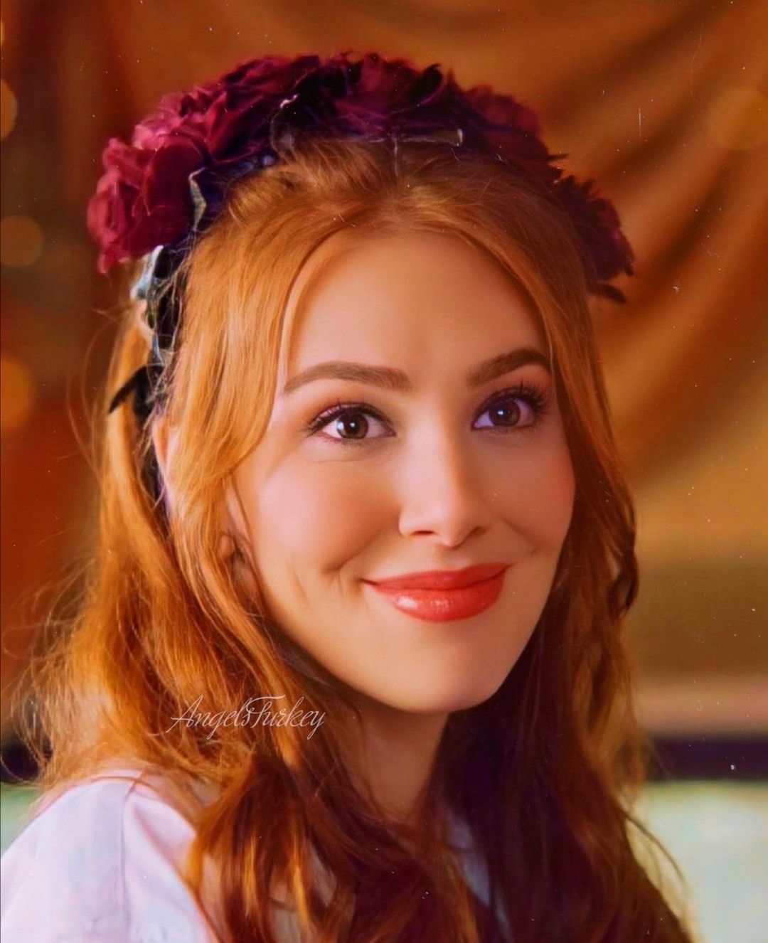 Elcin Sangu