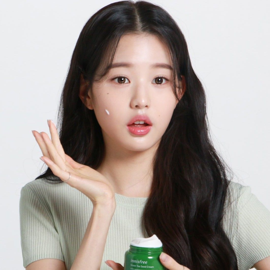 Wonyoung Iq Clear Glowing Skin Asian Skincare Vogue Beauty Pretty wonyoung-iq-clear-glowing-skin-asian-skincare-vogue-beauty-pretty