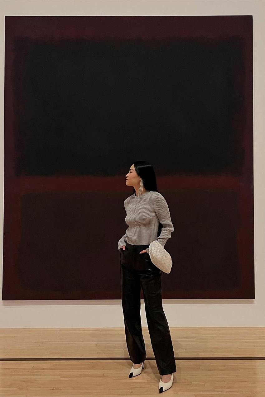 10 Art-Gallery Outfits Worth Copying | Who What Wear Venus Painting, Art Gallery Outfit, Dress Mules, Outfit Planner, Plaid Trousers, Smart Outfit, Art Masters, Slingback Heel, Winter Wear