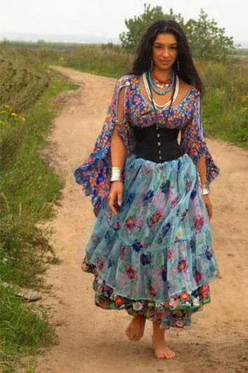 Beautiful open buttoned bell sleeves and corset. Фотография #gypsy