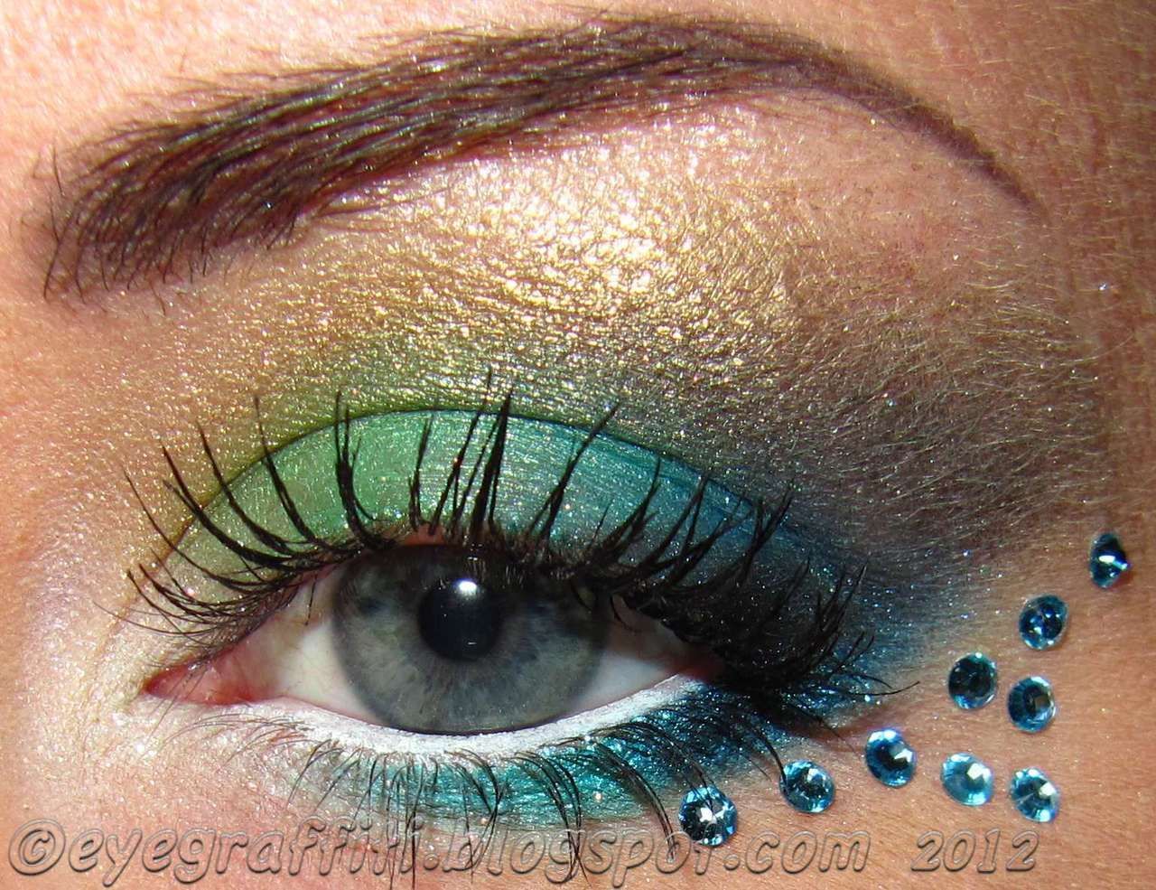 Peacock Inspired Dramatic Eye Makeup Ideas #eyemakeup