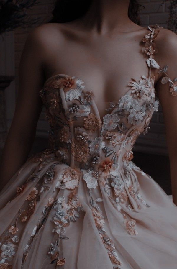They also have these dress in black 😏😏 Pretty Prom Dresses, Ball Dresses, Elegant Dresses, Gorgeous Dresses, Cute Dresses, Gowns Dresses, Evening Dresses, Fashion Dresses, Formal Dresses