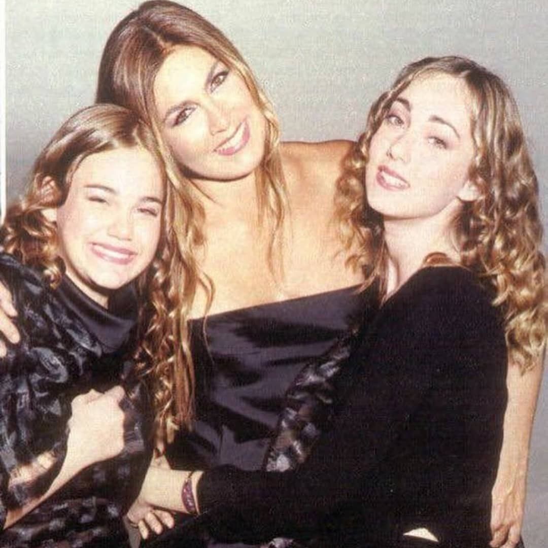 Una buona madre vale più di mille maestre.👩👧👧❤️✨ #rominapower #albanocarrisi #albanoerominapower #rominacarrisi #cristelcarrisi #felicità… Telc, Arris, Father And Son, Daughters, Fathers, 1920s, Cinema, Celebrity, Couple Photos
