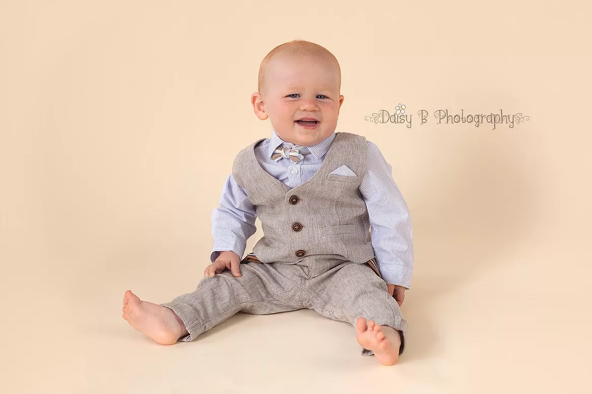 Daisy B Photography Liverpool Newborn And Baby Gallery Sitter