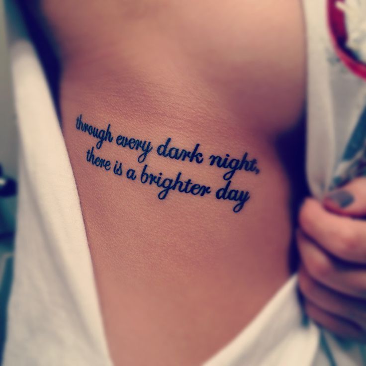 phrase citation sous le sein au niveau du flanc | tatouage et