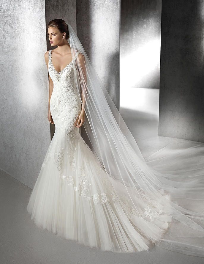 zissi, vestido de novia, estilo sirena, escote en pico | bdress