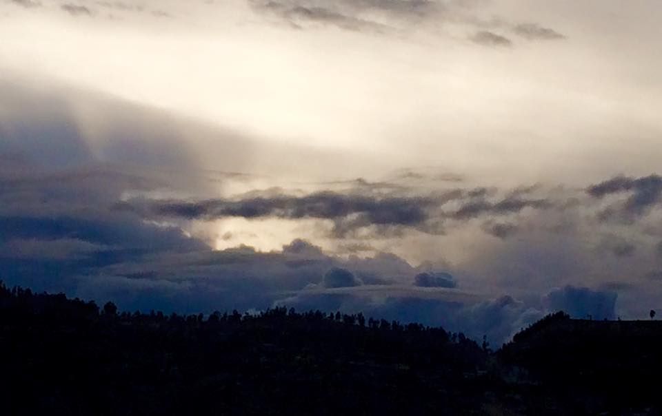 El Sol Que Duerme Entre Las Nubes Ayacucho Clouds Outdoor