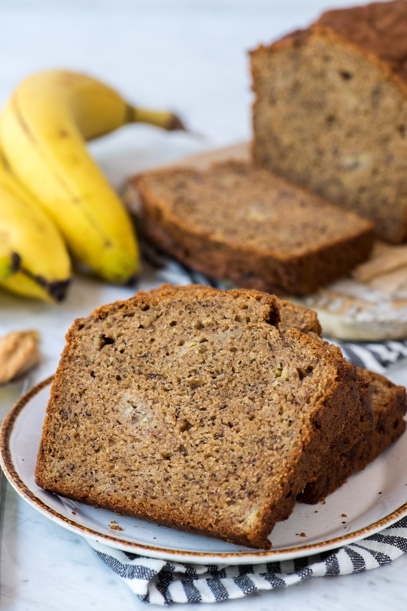 Peanut butter banana bread is an easy quick bread that’s made with 10 common ingredients! It only takes 10 minutes to prep, plus you can add chocolate chips for a delicious banana bread with peanut butter! #peanutbutterbananabread #peanutbutterbread #bananabread #quickbread Peanut Butter Banana Bread, Best Peanut Butter, Easy Banana Bread, Chocolate Banana Bread, Quick Bread, Chocolate Chips, Amazing Food Photography, Baking Photography, Cake Photography