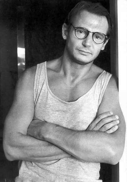 20 Pictures of Young Liam Neeson | Liam neeson, Irish actors, Hey girl memes