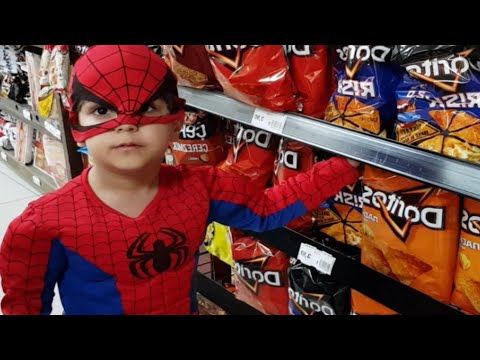 Orumcek Adam Market Arabasiyla Abur Cubur Alisverisooklssinde Eglenceli Cocuk Videolari Youtube Orumcek Adam Ayi Oyun