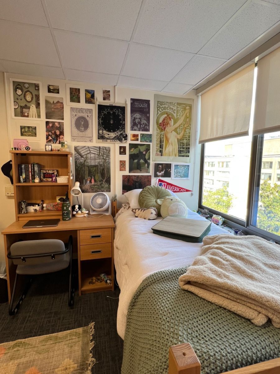 cozy dorm collage décor