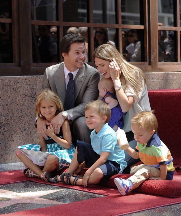 83 Mark Wahlberg Wife Kids Ideas Mark Wahlberg Mark Wahlberg And Wife Wife And Kids