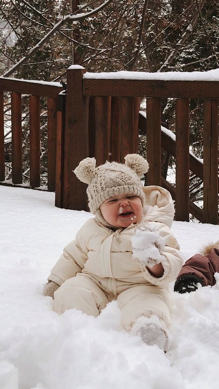 Glucklicher Bar Der Schnee Isst Future Life Bar Der Future Glucklicher Isst Life Schnee Funny Babies Cute Baby Videos Baby Gif