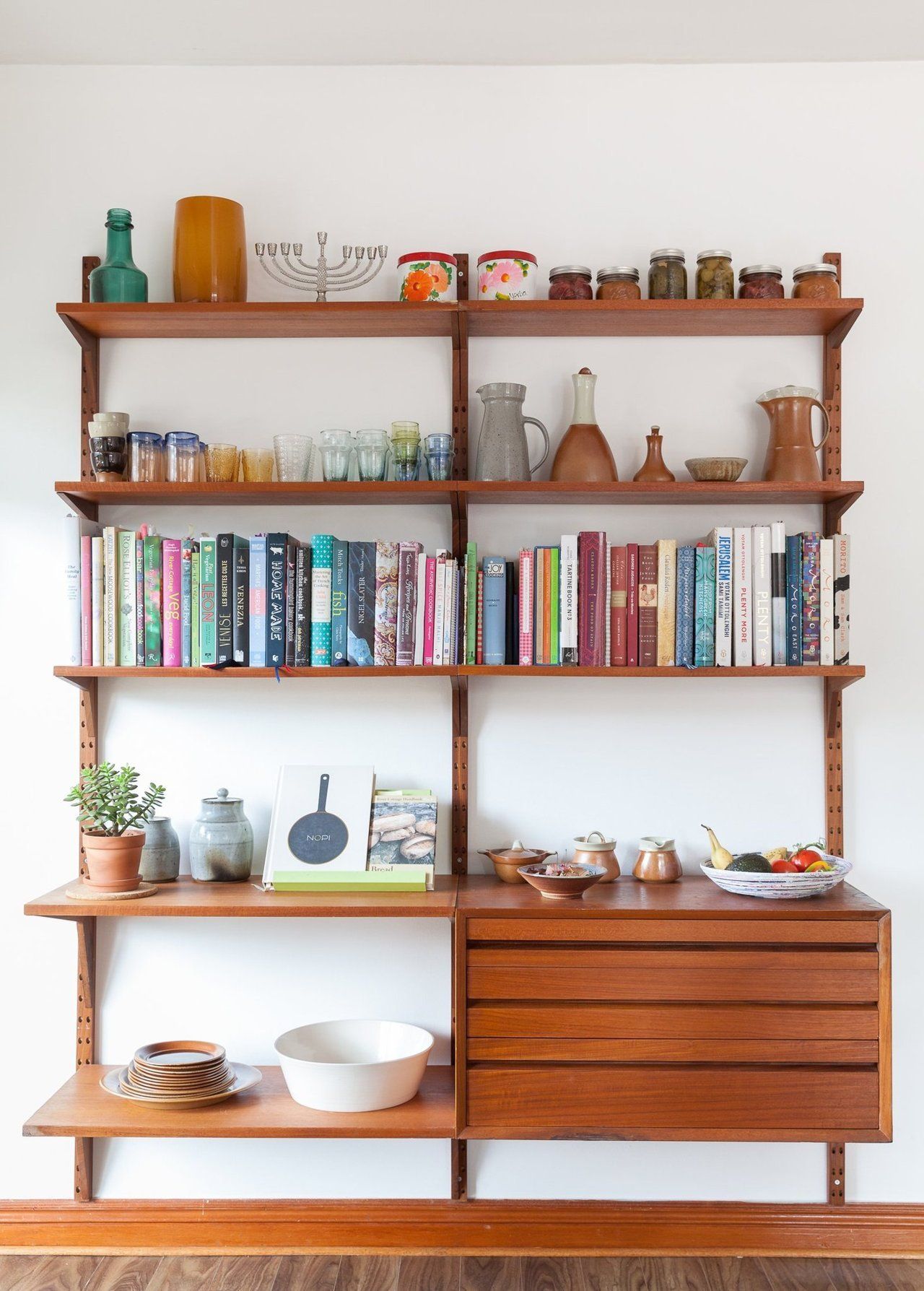 House Tour Simple Lines & Classic Design in Toronto