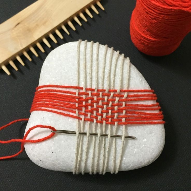 DIY Webstein für Kinder. #kinder #webstein #DIY #wooddiy #weaving