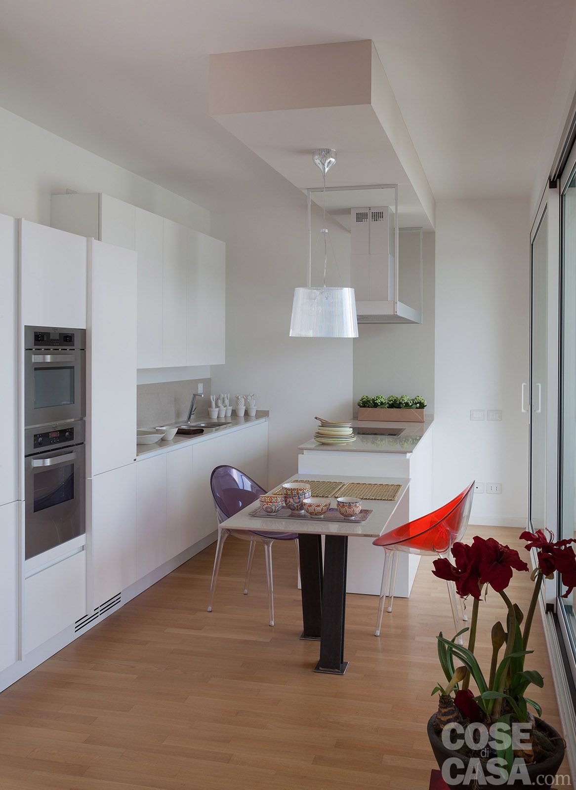 Open space contemporaneo: una casa di 100 mq che sembra più grande ... Casa di design