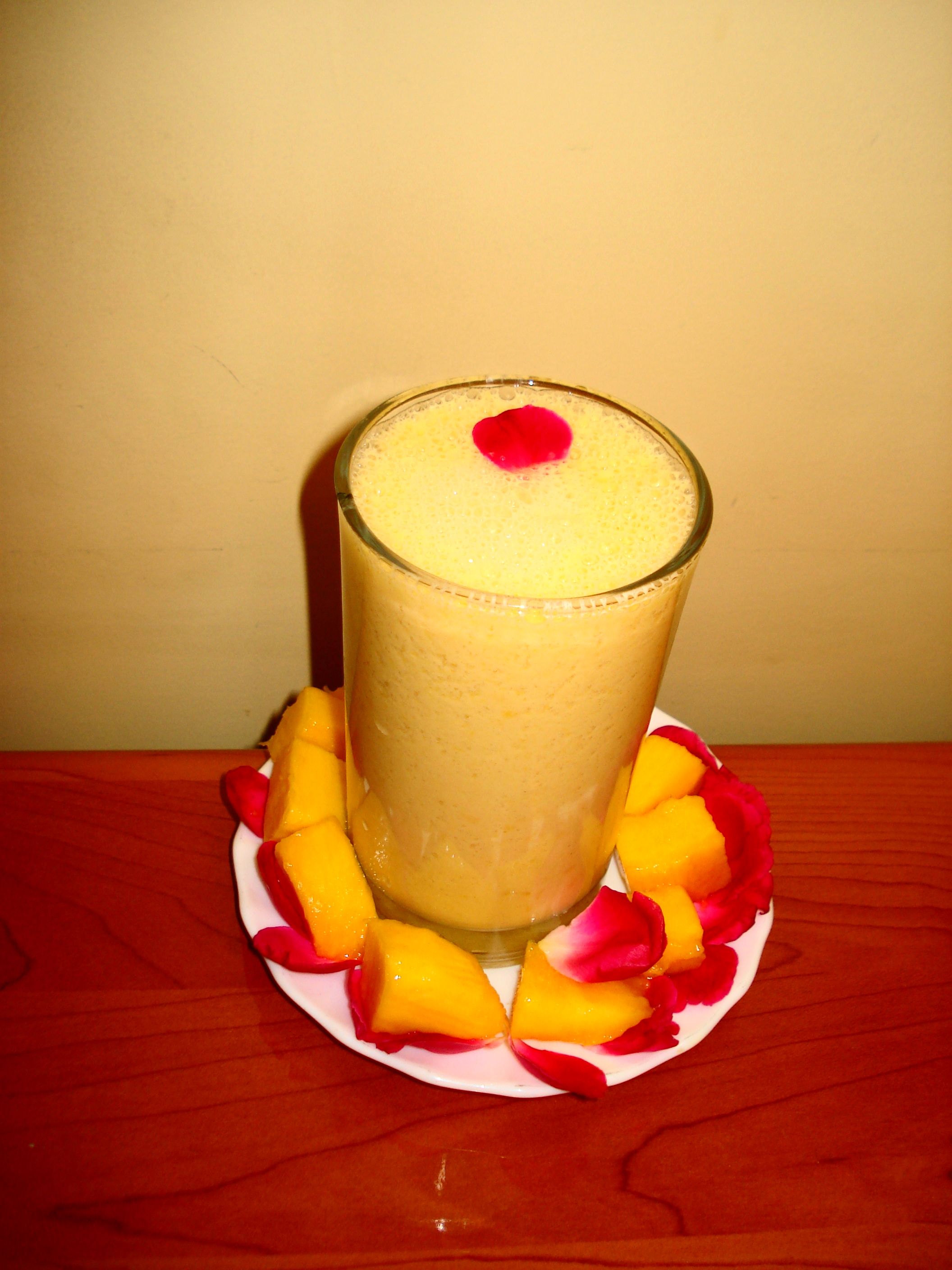 Cuisine Of Karachi Mango Shake آم کا ملک شیک Food Snapchat Halal Recipes Cold Drinks Recipes