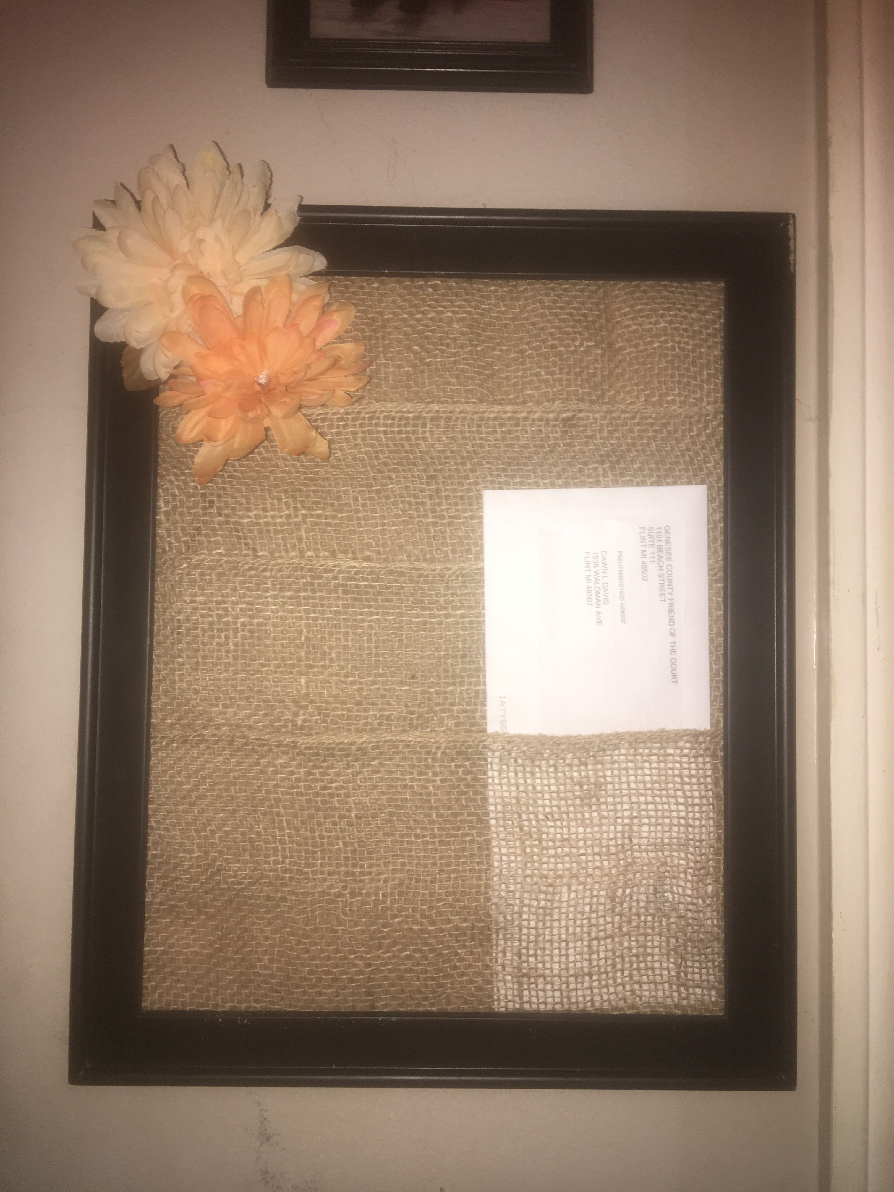 DIY frame and burlap mail holder Homemade from Frame cardboard