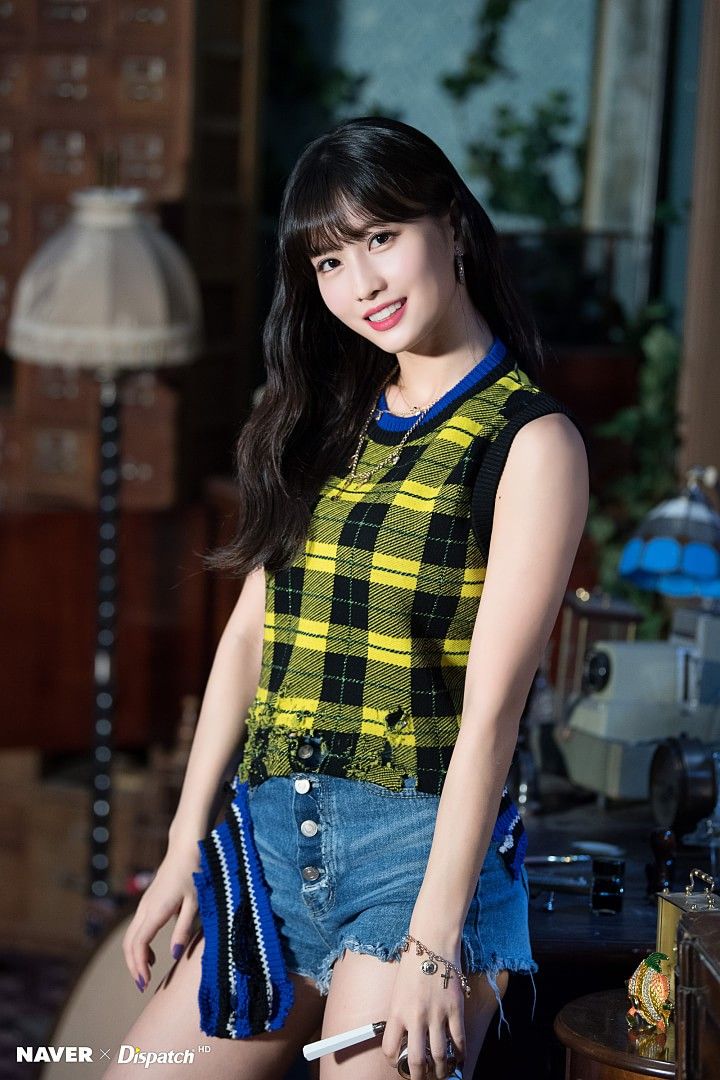 Naver X Dispatch During The Filming Of Yes Or Yes Twice 트와이스 Yesoryes Momo Twice スタイル Twice モモ ミニアルバム Naver X Dispatch During The Filming Of Yes Or Yes Twice 트와이스 Yesoryes Momo Twice スタイル Twice モモ ミニアルバム