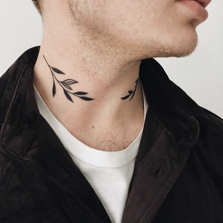 Pin De Naza Holand En Tattoo T A T U I R O V K I Tatuajes Pequenos Cuello Tatuajes Pequenos Para Chicos Hombres Tatuajes