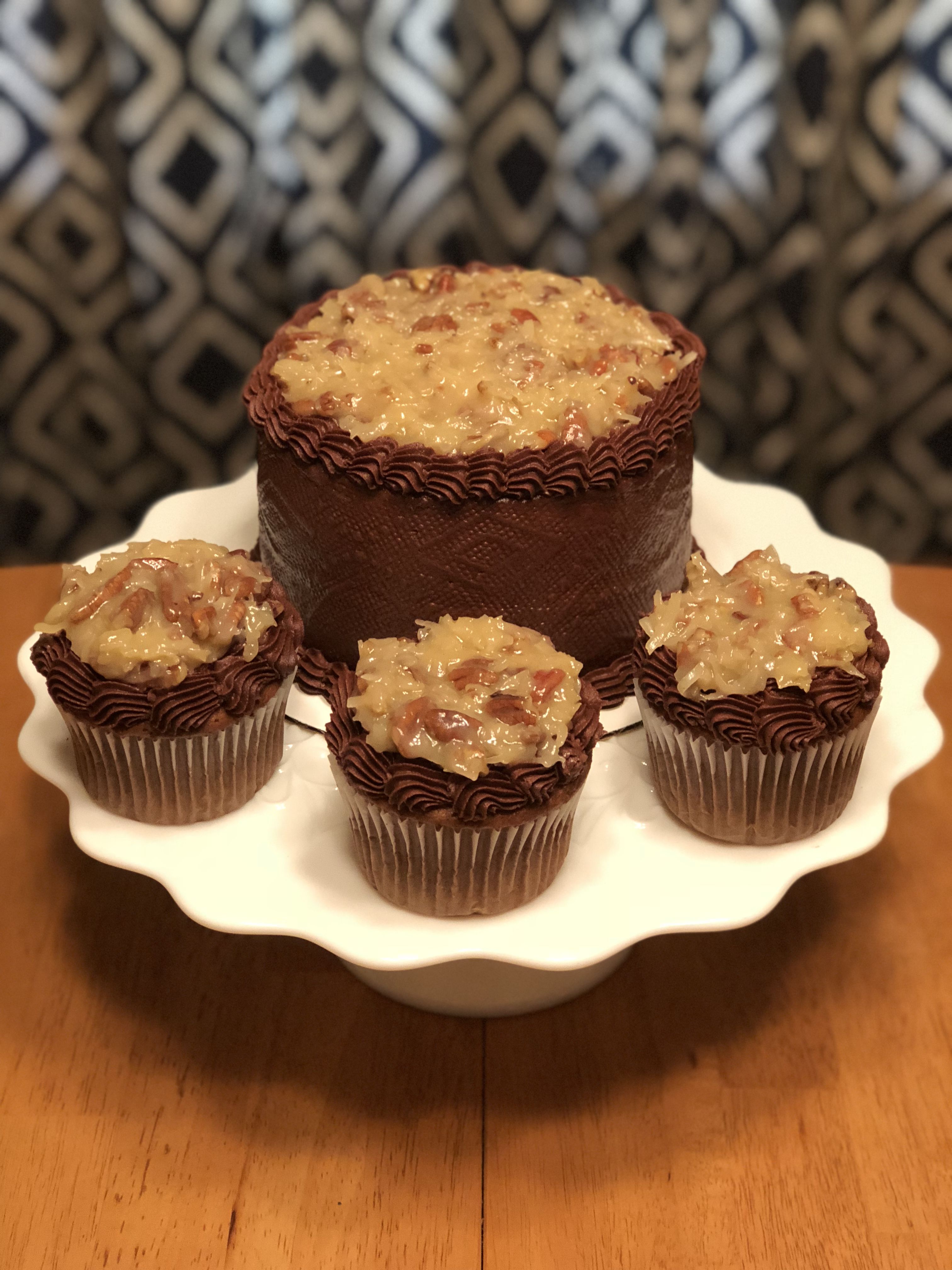 Six inch German chocolate cake and jumbo cupcakes 🍫🥥 Frosting recipes