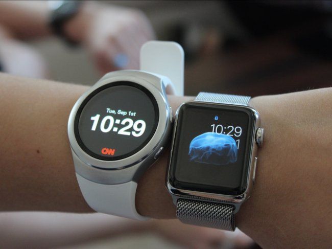 Free Apple Watch Mockups free psd mockup apple watch