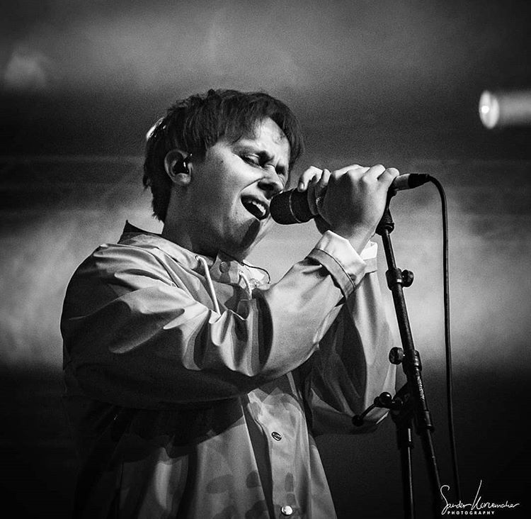 Conor Mason Nothing But Thieves Nothing but thieves, Thief, Singer