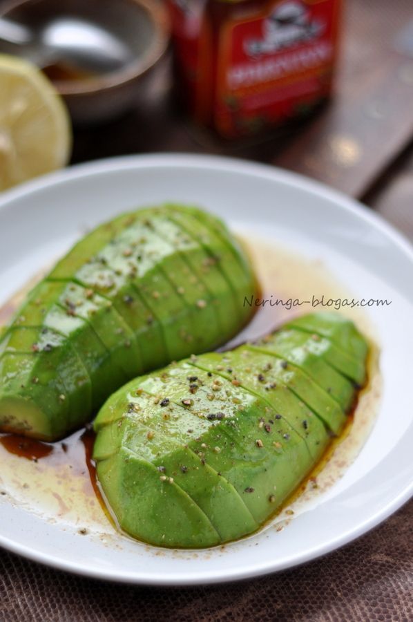 Avocado w/ Black Pepper, Olive Oil, Soy Sauce, and Lemon Juice.......leave in the fridge over night, eat the next day, the best! Think Food, I Love Food, Good Food, Yummy Food, Vegetarian Recipes, Cooking Recipes, Healthy Recipes, Cooking Guide, Cooking Games